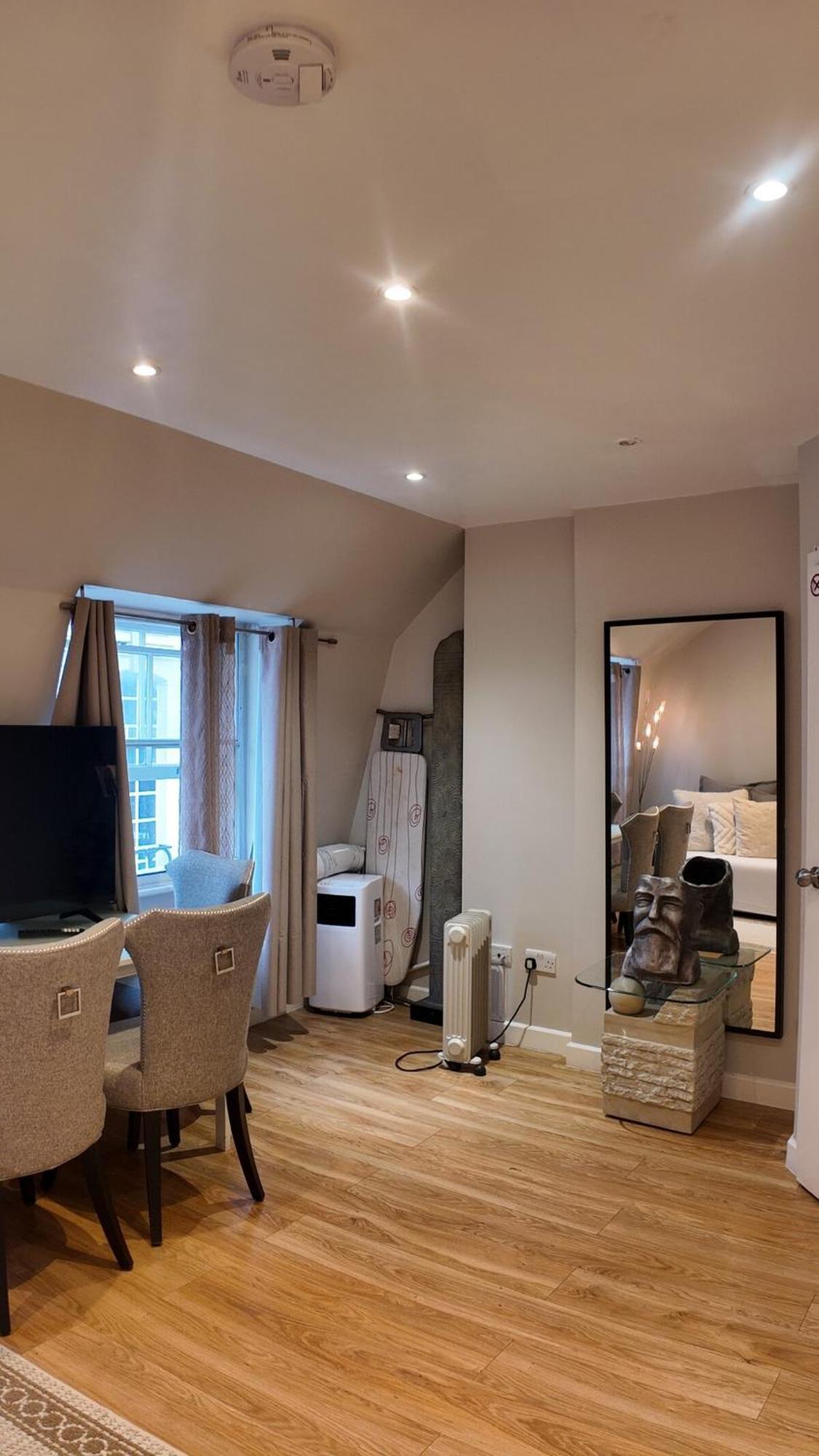 3 Bhk Haymarket Leicester Square Soho Hy04 Apartament